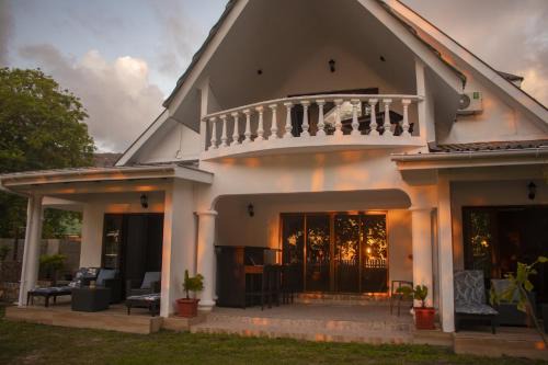 Anse Boileau Apartment | Chello's Villa