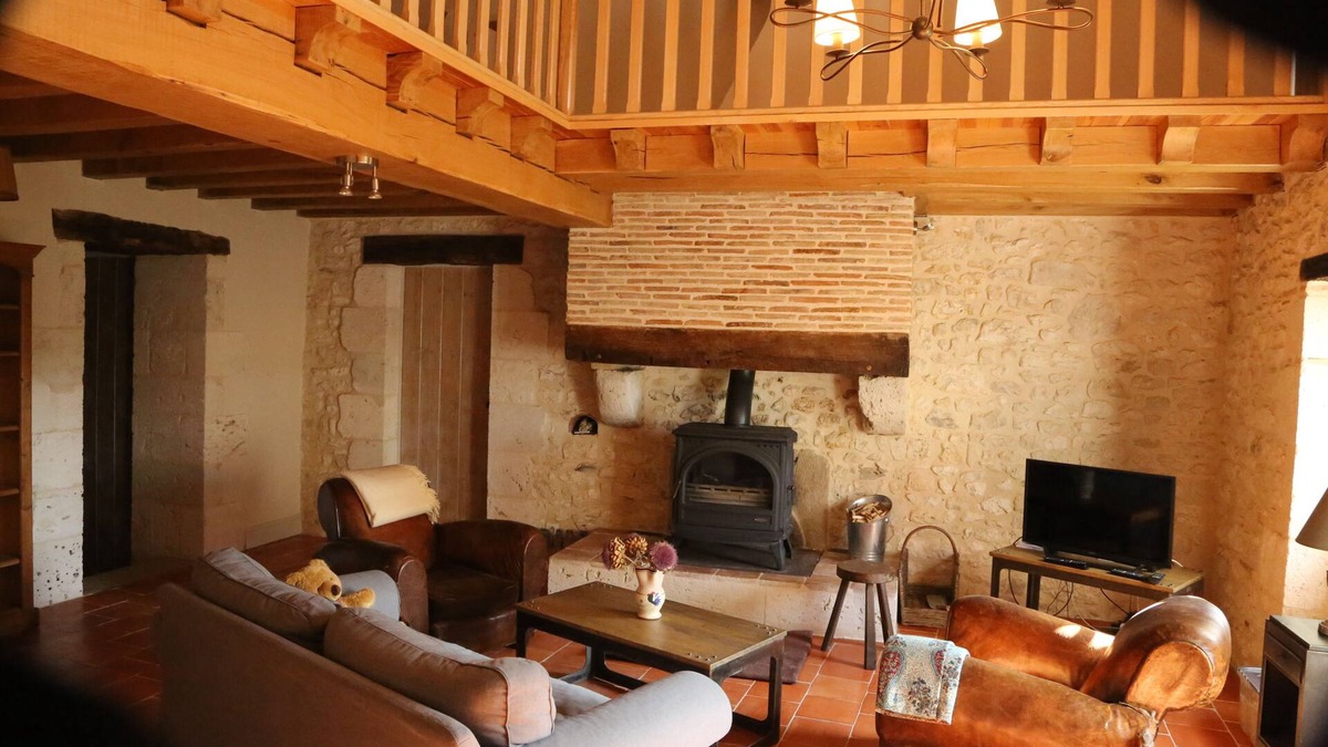 Ligueux House | Chemin de Gargamelle 'Le Noyer' Luxury gite 3 beds sleeps 4-6 at Ligueux