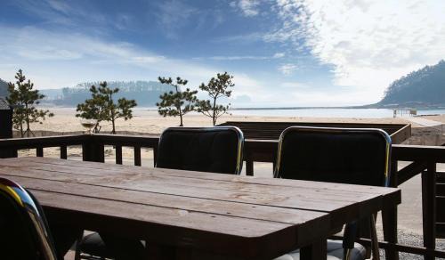 Taean House | Cheonripo Eunhasoo Pension
