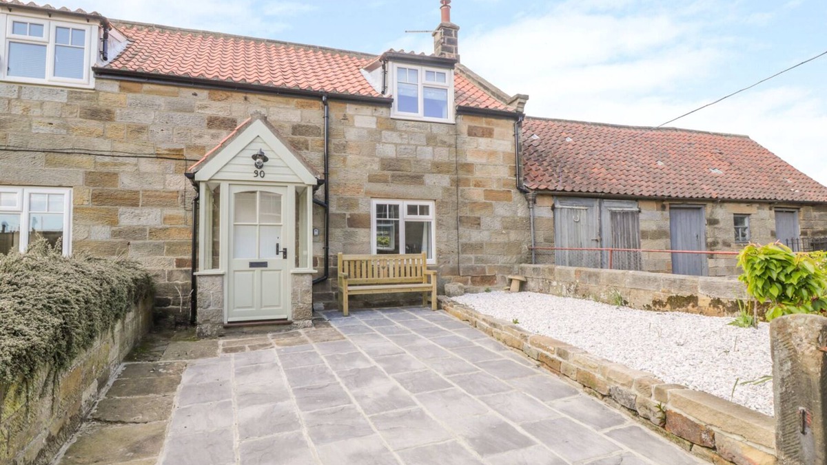 Briggswath Cottage | CHERRY COTTAGE, pet friendly, character holiday cottage in Whitby