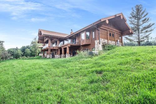 Benton Harbor House | Cherry Knoll