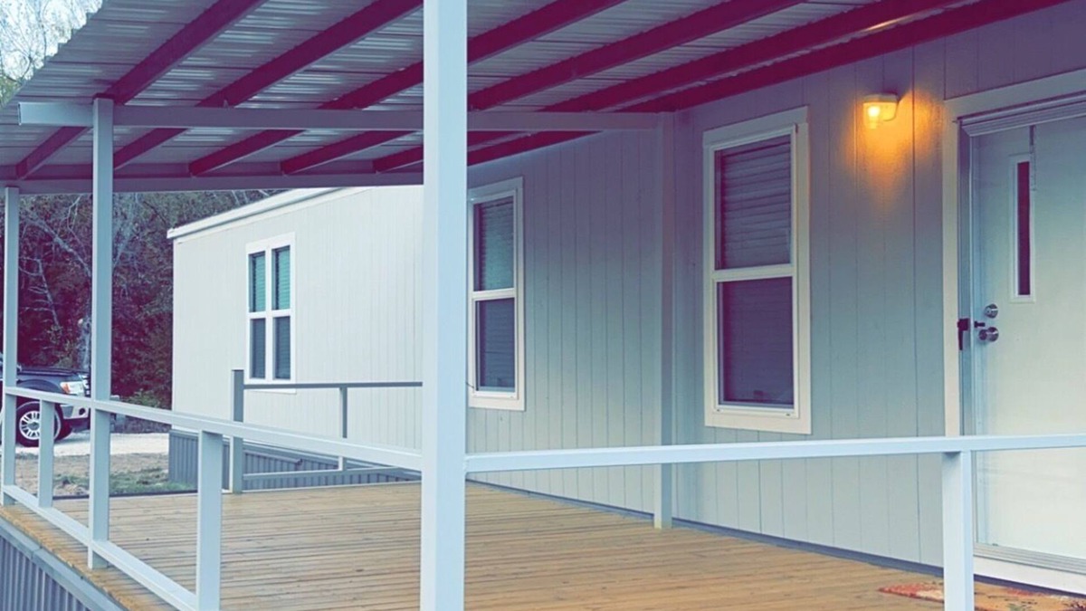 Kingston House | Cherry Properties - Walking distance to Lake Texoma!