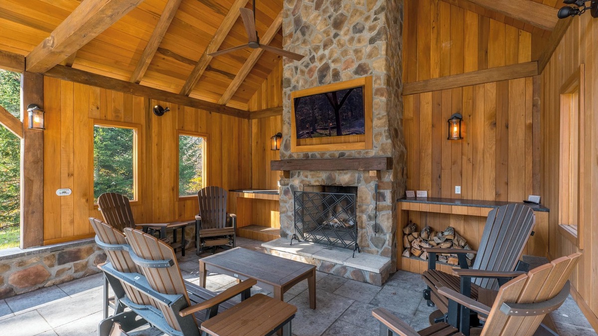 New Plymouth House | Cherry Ridge Retreat Lake House Luxury Cabin with year-round heated plunge pool!
