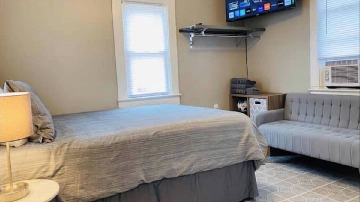 Cherry Street Apartment | Cherry St*Little Love House-Shop-Dine-Route 66