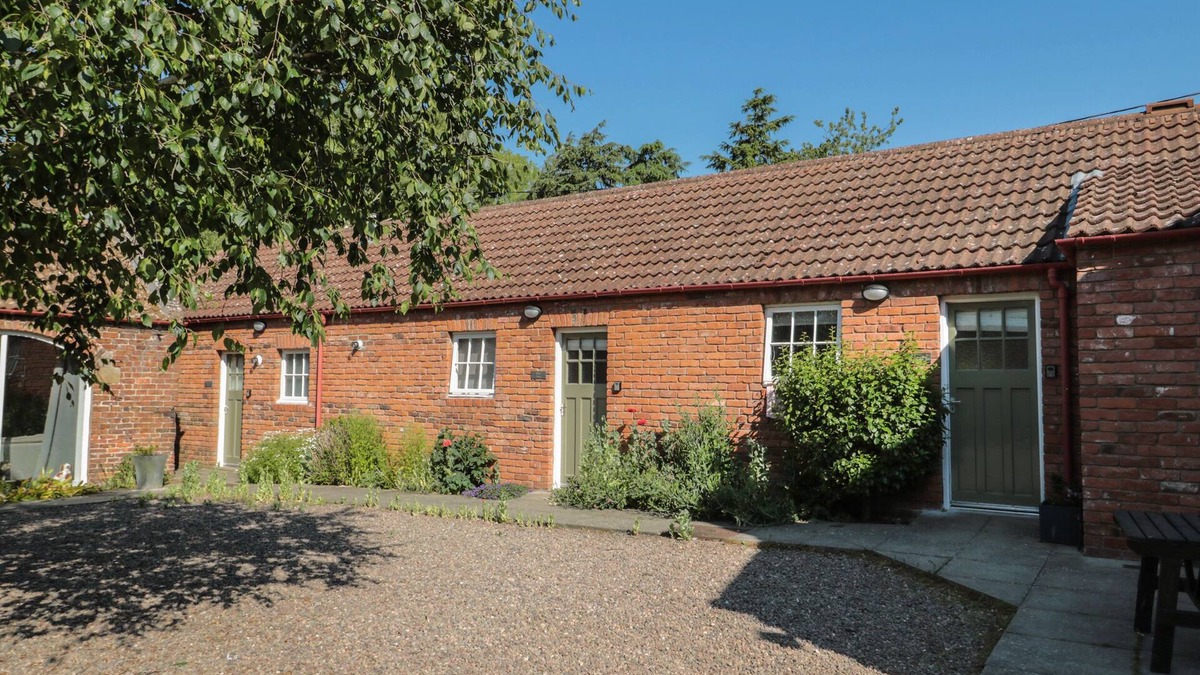 Ford Cottage | CHERRY STUDIO, pet friendly, with a garden in Cornhill-On-Tweed