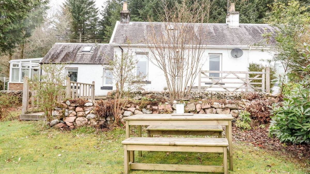 Furnace House | CHERRY TREES COTTAGE, family friendly, with open fire in Inveraray