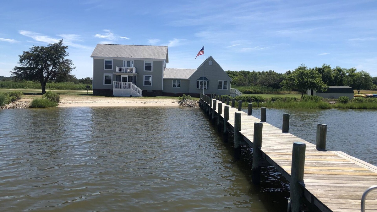 Upper Fairmount House | Chesapeake Bay family retreat - crab, fish, swim, and boat. 70' Private beach
