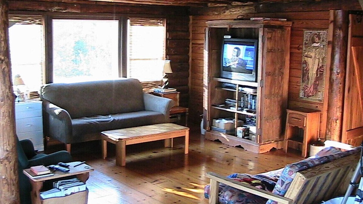Onemo Cabin | Chesapeake Bay Secluded Waterfront Log Cabin