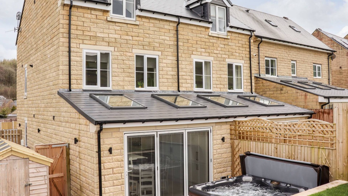 Buxton Cottage | CHESHIRE VIEW, pet friendly, character holiday cottage in Buxton