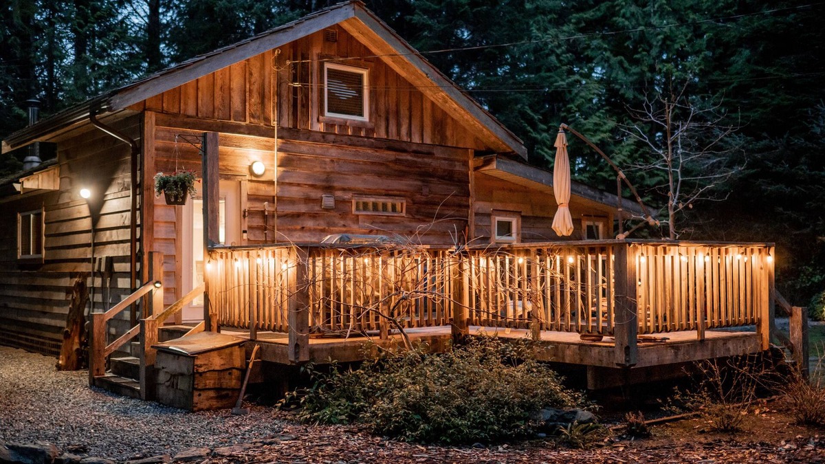 Tofino House | Chesterman Beach Paradise is a short walk from our sunny deck. Read our reviews!