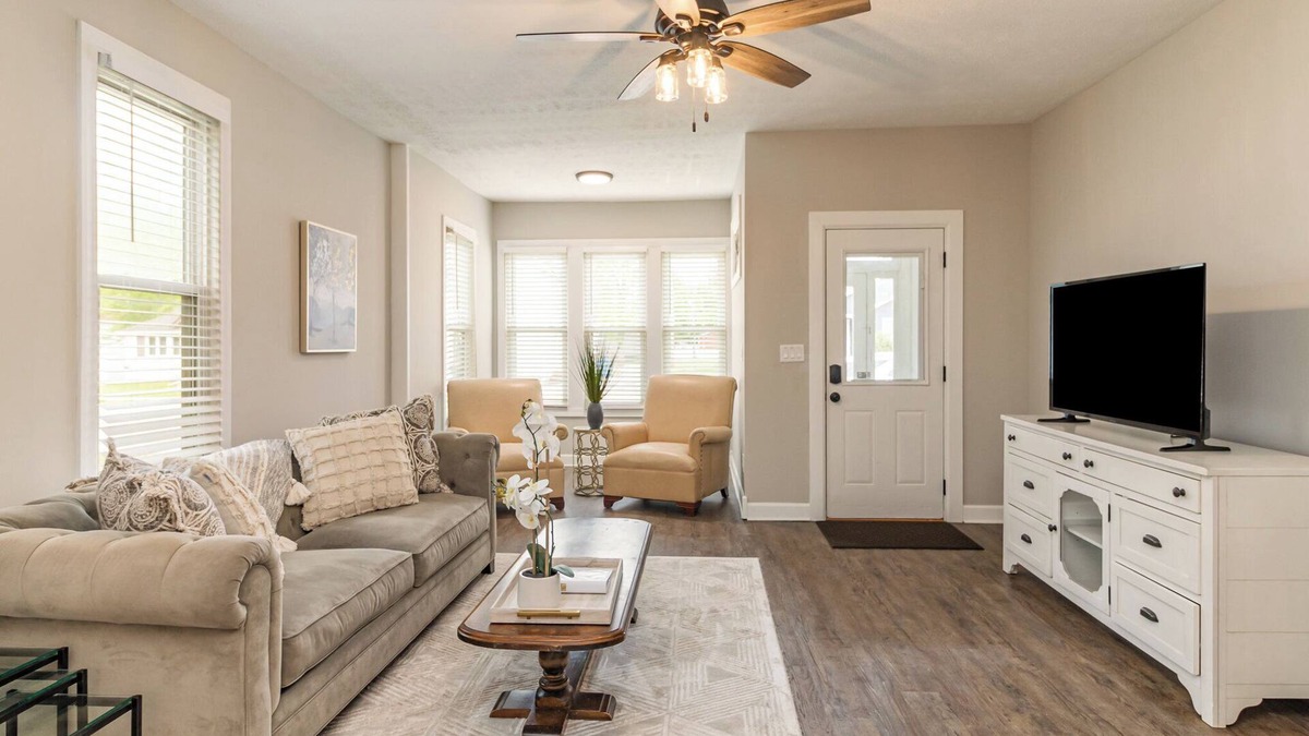 Chesterton Apartment | Chesterton Charmer: 2 Units in 1