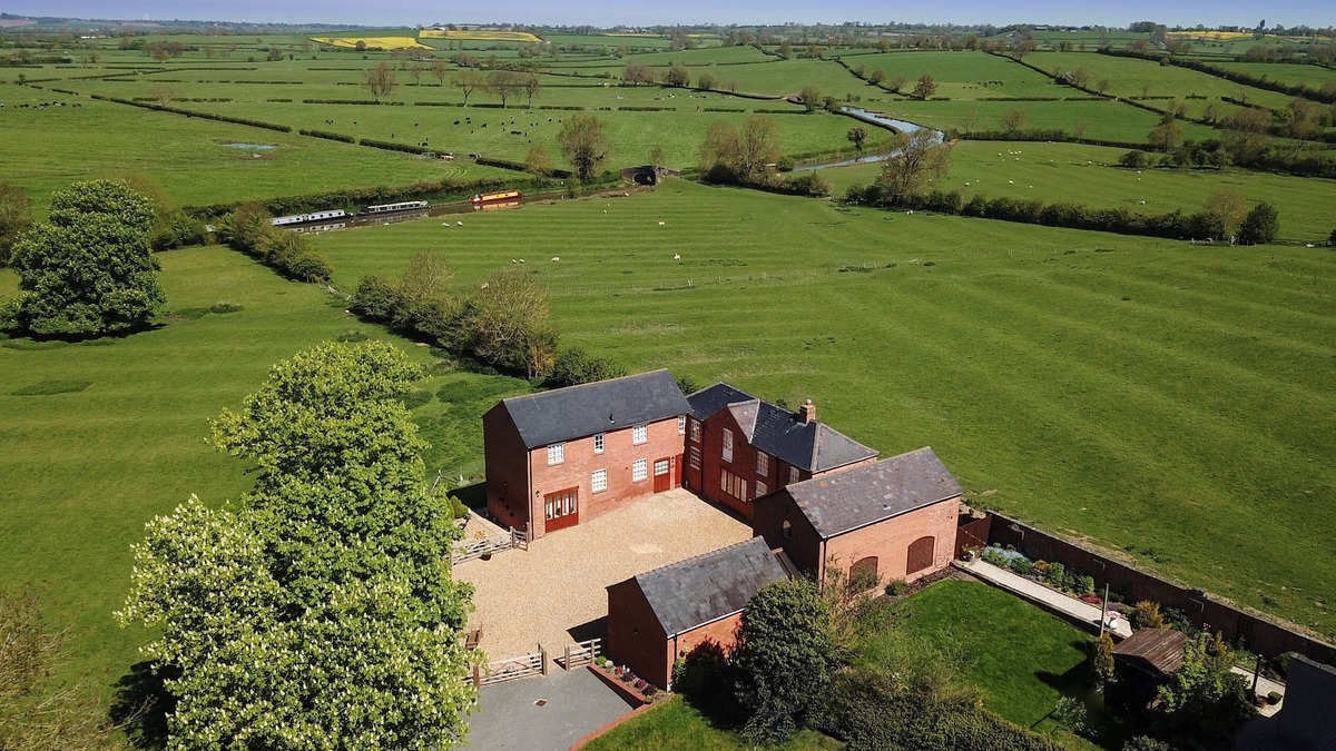 Flecknoe House | Chestnut Barn, Westfield Country Barns, Braunston