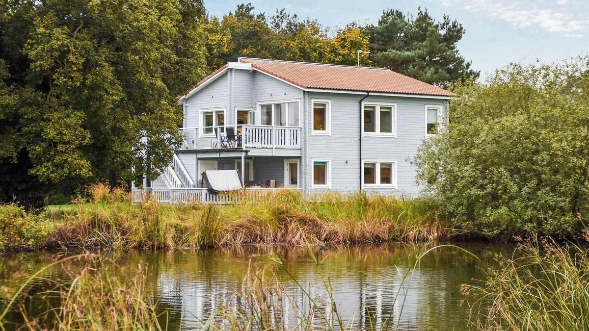 Hopton Cottage | Chestnut Cottage - UK48294