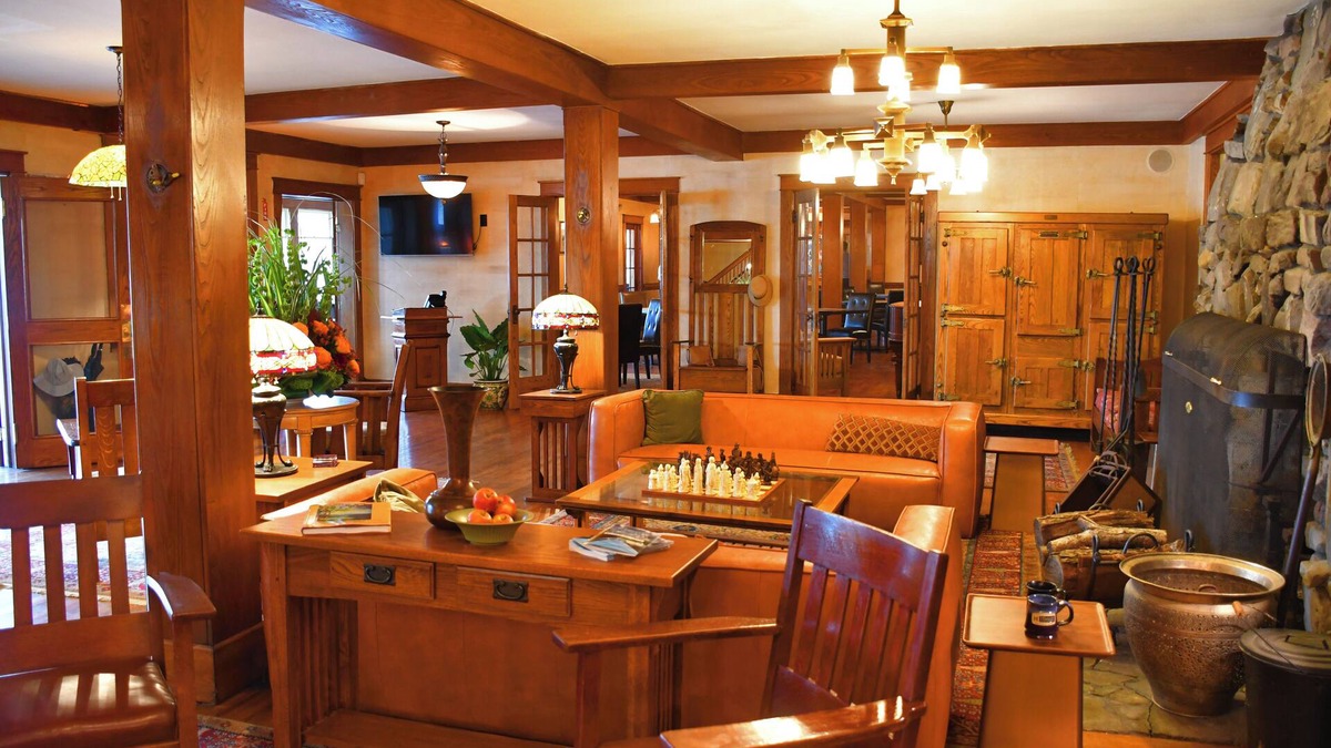 Deposit Hotel | Chestnut Inn at Oquaga Lake