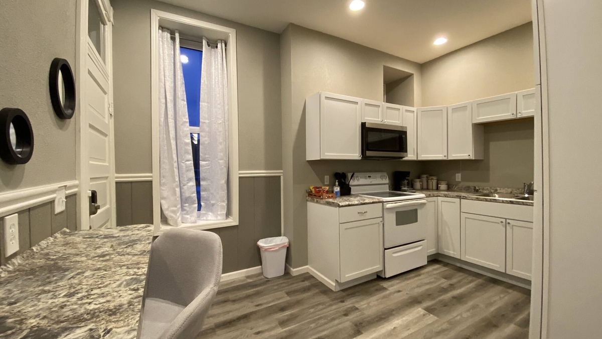 Osceola Apartment | Chestnut on the square, unit B