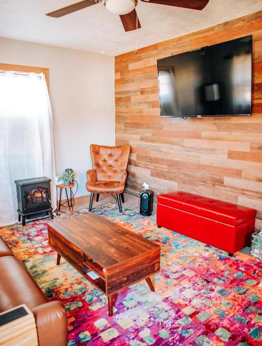 Fieldale House | Chestnut View Cottage - 2BR, Private, Quiet, Professional Hosts, Smart TVs, Full Kitchen, and More!