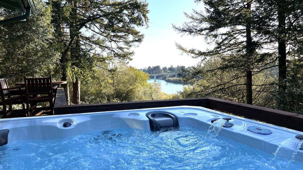Brookings House | Chetco Riverview! Private! Rejuvenating Hot Tub! King Bed!