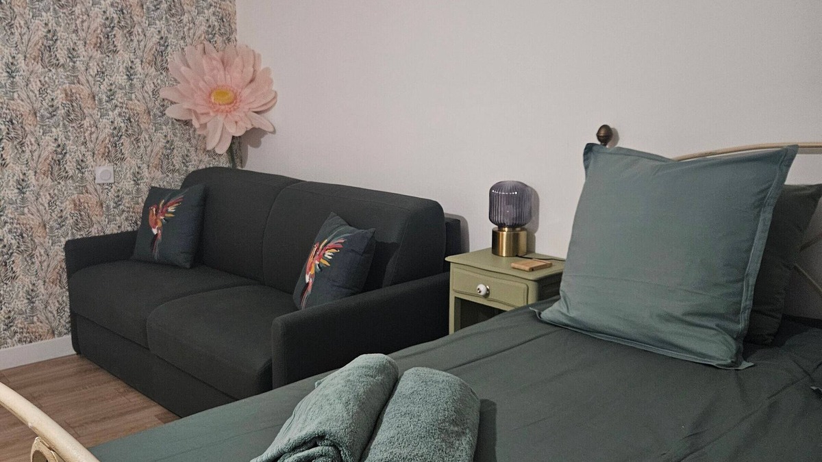 Messas Bed & Breakfast | Cheverny Room: Guesthouse with heated pool & breakfast included