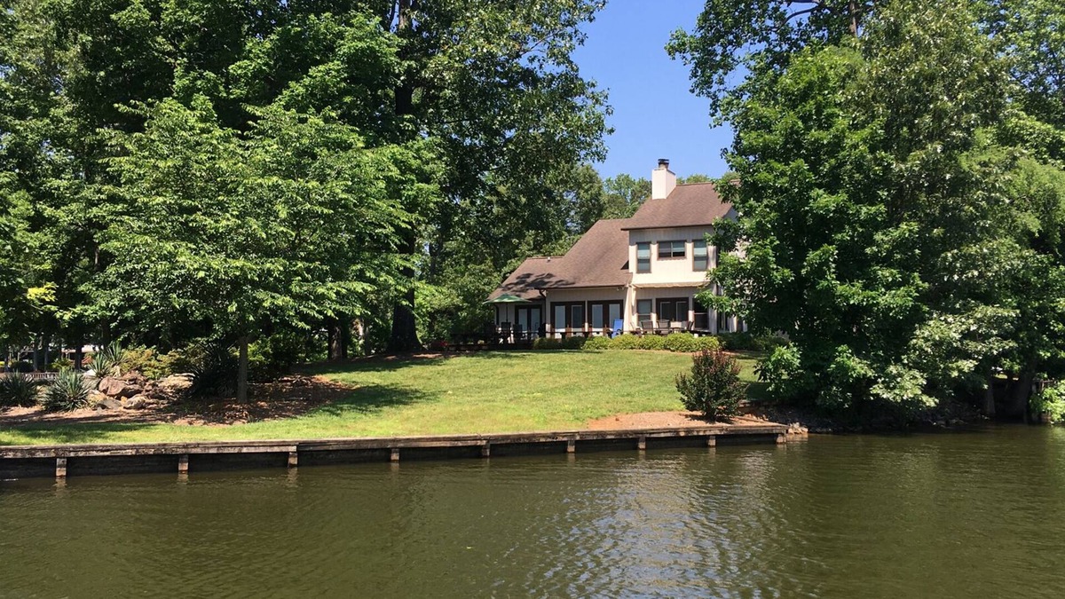 Southmont House | Cheves on Pointe