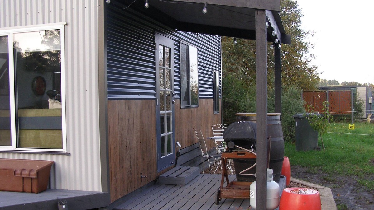 Nyora House | Chevy Tranquil Tiny Farm Stay,Loch ,Rail Trail , pit stop to Philip Island -Prom