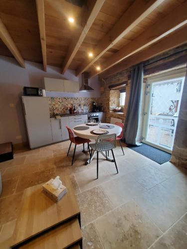 Humes House | Chez Émile la suite, maison 2 chambres à la campagne