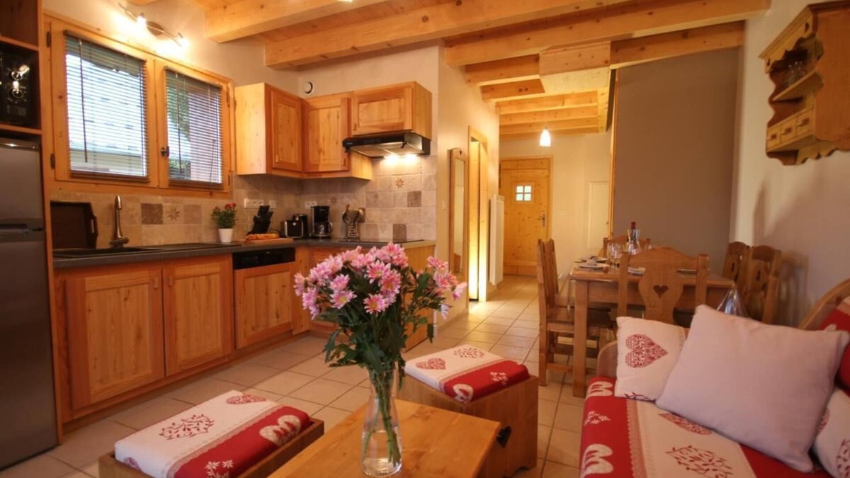 Albiez-Montrond House | Chez Charles - Albiez Montrond