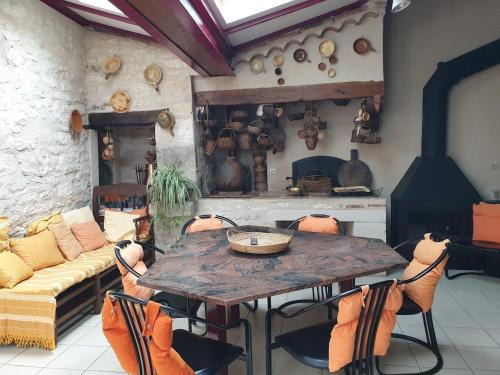 Lalbenque House | Chez Danièle - Maison au cœur du village de Lalbenque