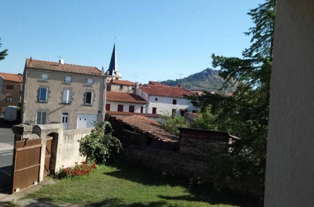 Le Breuil-sur-Couze Apartment | Chez Fabienne T1