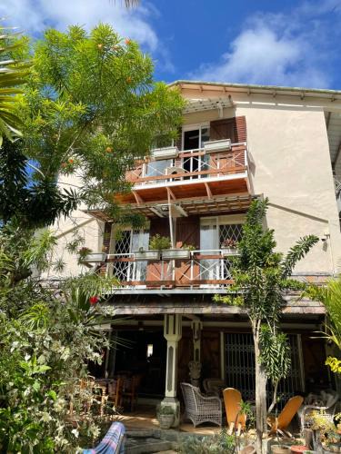 Pointe D'esny House | Chez Henri