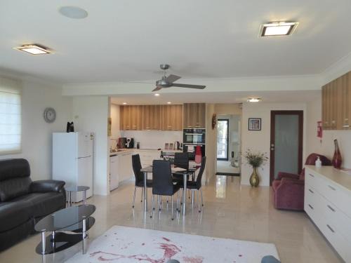 Coffs Harbour Apartment | Chez Jacques