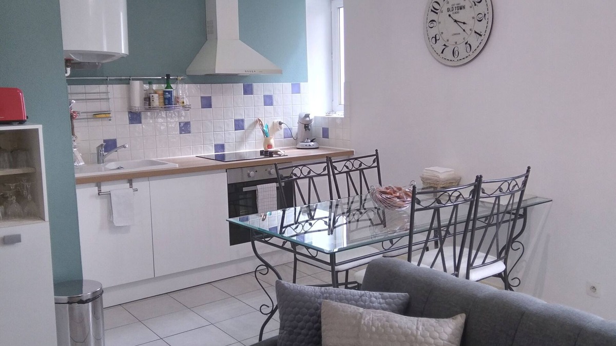 Perigueux House | Chez Lucia air-conditioned apartment
