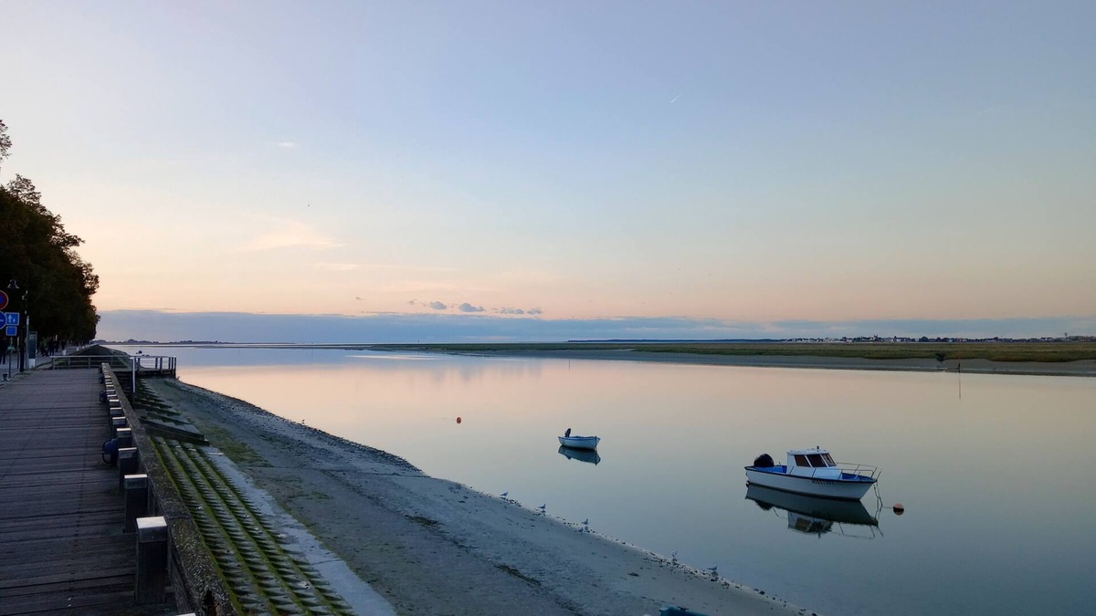 Moyenneville House | Chez Margaux comfortable fisherman's house facing the bay nearby shops