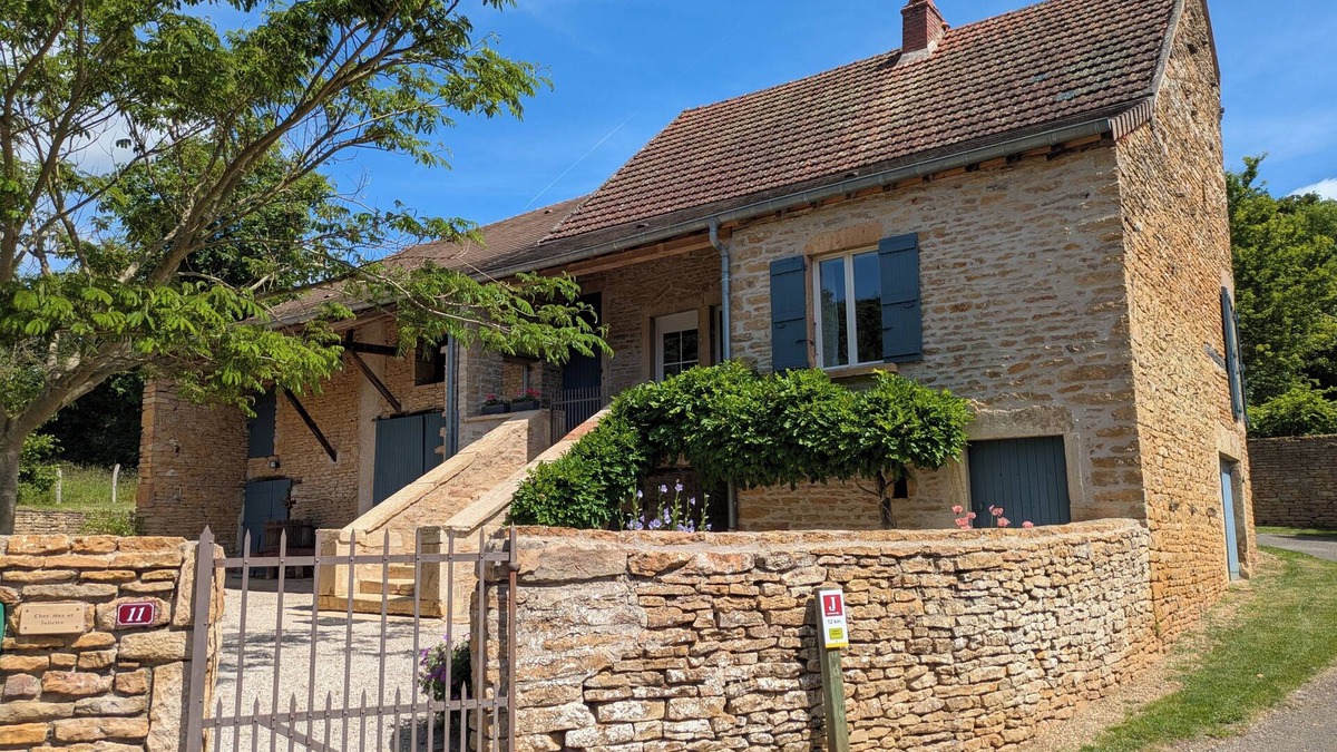 Burnand House | Chez Max et Juliette - Traditional Stone house in historic Burgundy village