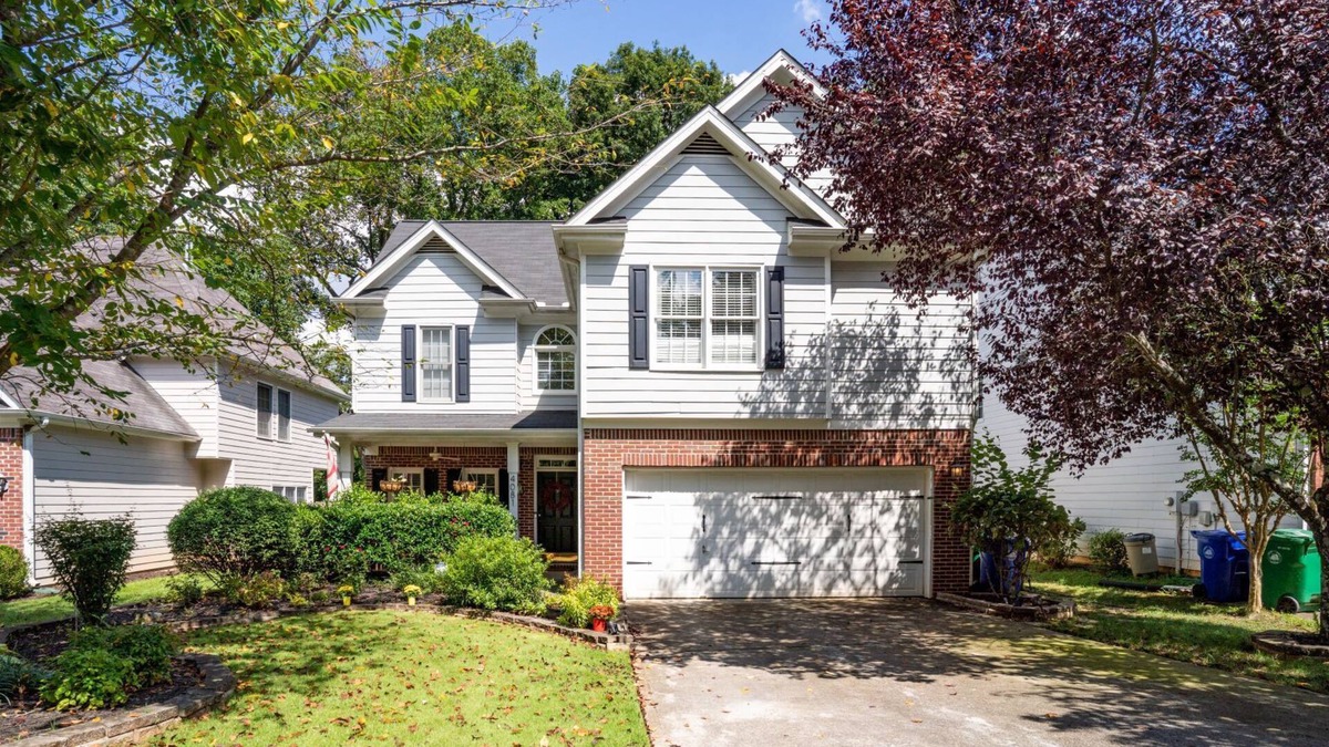 Doraville House | Chez Mela Atlanta -3BR/2.5 BA home, sleeps 8 6 car