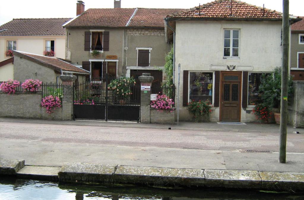 Doulaincourt-Saucourt House | Chez Monique