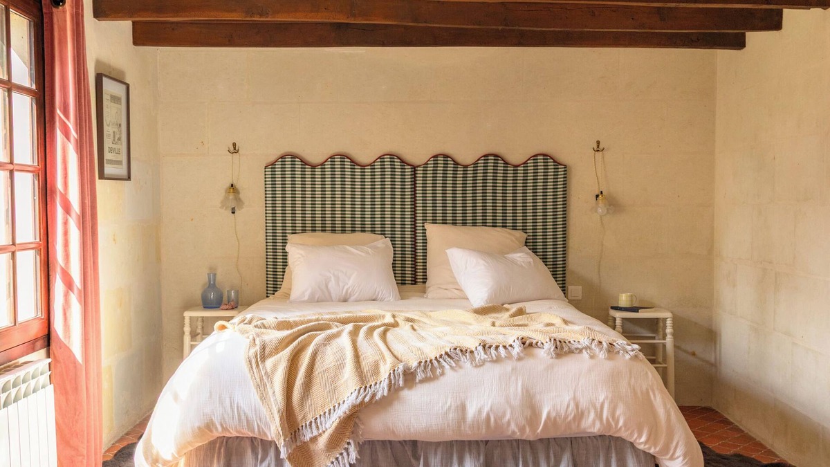 Gennes-Val-de-Loire House | Chez René - Room with view of the manor house