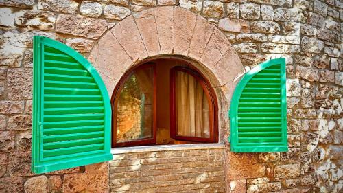 Assisi House | Chiama Grotta Ride the Beauty Assisi