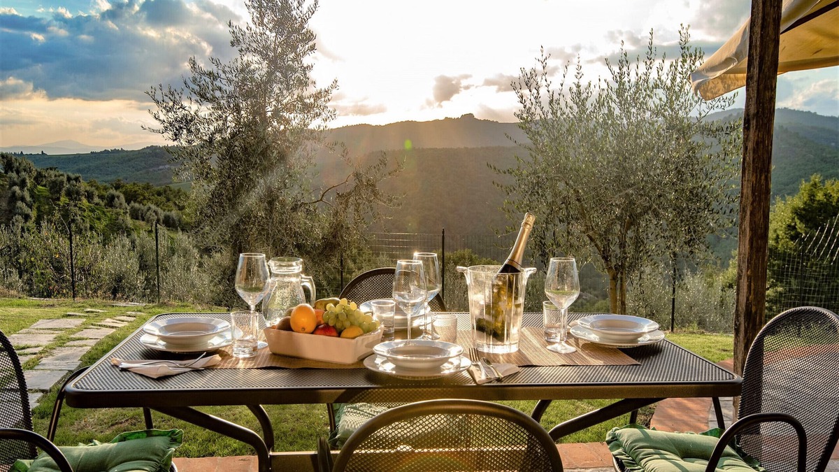 Monte Benichi Apartment | Chianti Sunshine with Pool and View