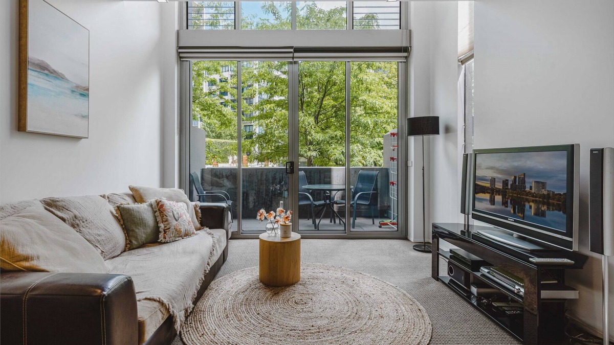Capital Hill Apartment | Chic 1-Bed Apartment near Parliament House