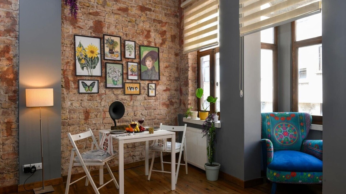 Galata Apartment | Chic 1-bedroom apartment with WiFi, AC in amazing Istanbul