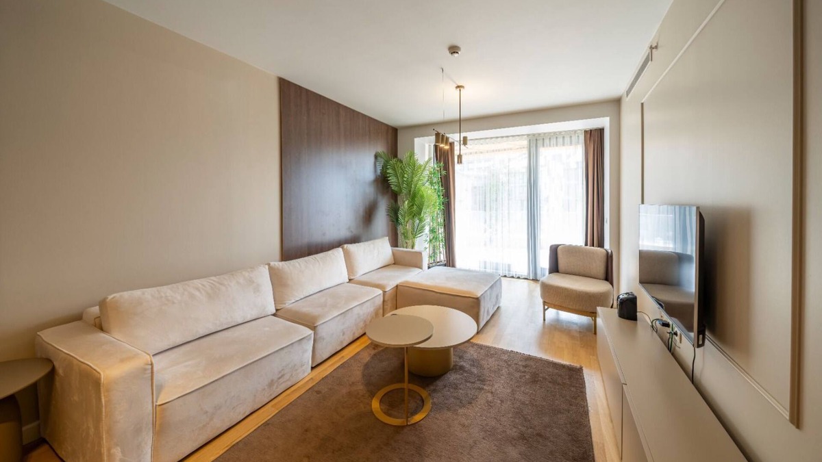 Harbiye Apartment | Chic 1-bedroom apartment with garage gym
