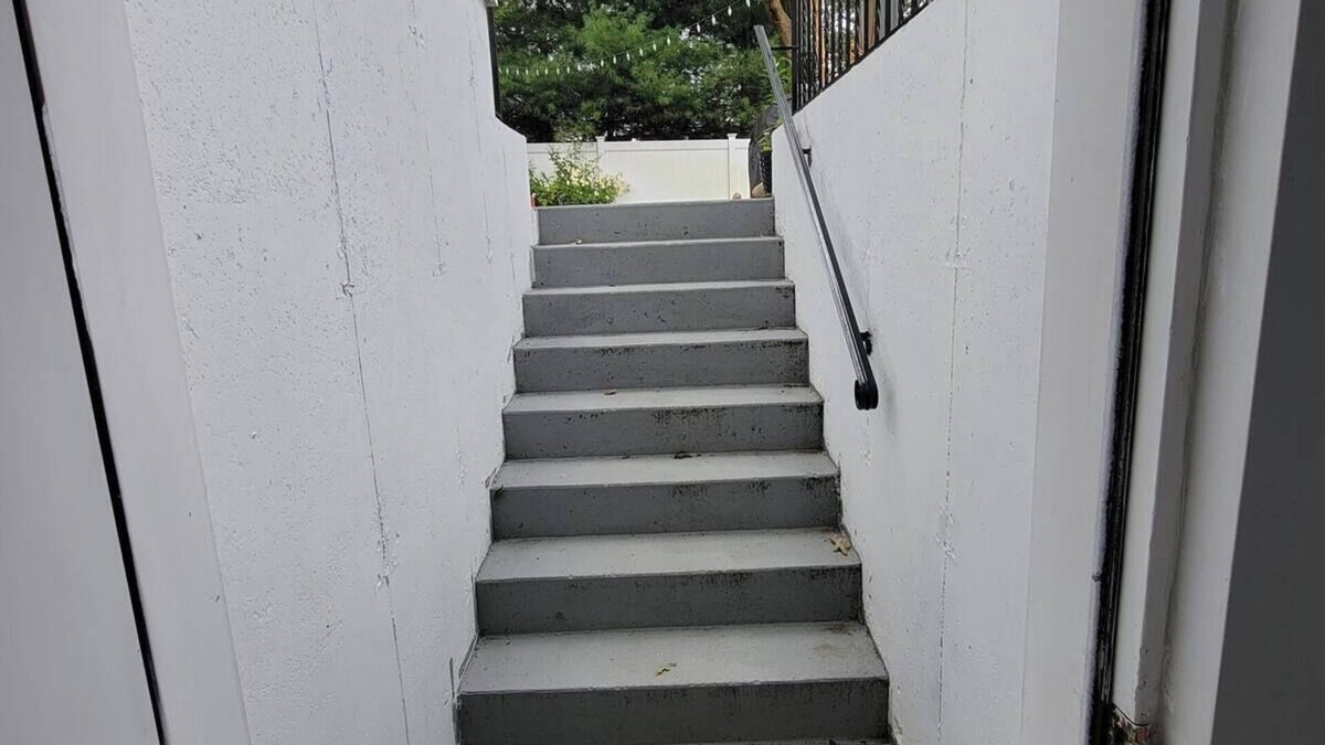 Centereach Apartment | Chic 1-bedroom with WiFi and AC, Centereach apartment near Stonybrook University