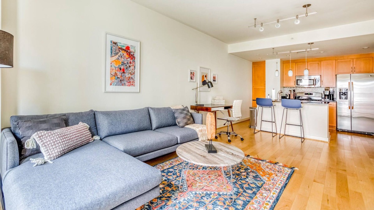 Clarendon Apartment | Chic 1BR in Arlington near Metro, Gym + Pool