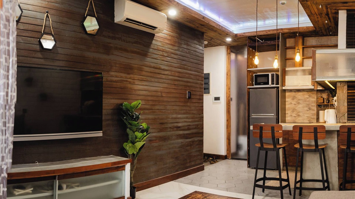 Male Apartment | Chic 1BR Retreat: Steps to Rasfannu Beach & Malé’s Best