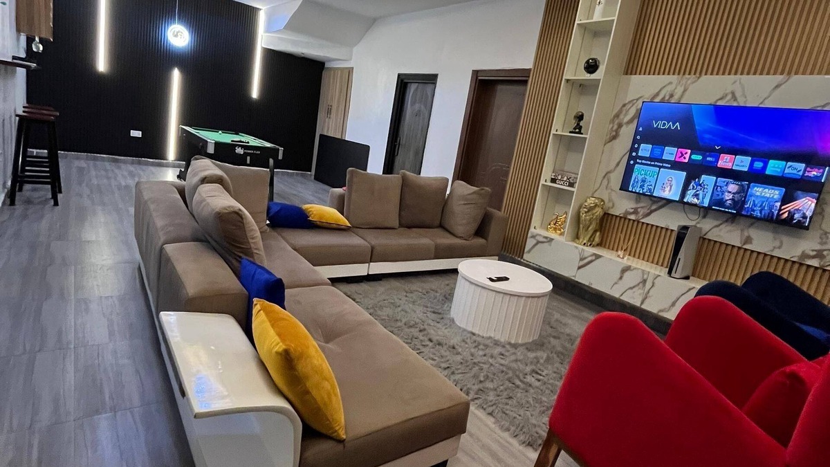 Kubwa Apartment | Chic 2-bedroom apartment with WiFi, fitness room in vibrant Abuja