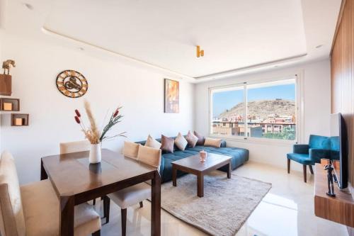 Camp El Ghoul Apartment | Chic 2 Bedroom with Mountain views Gueliz