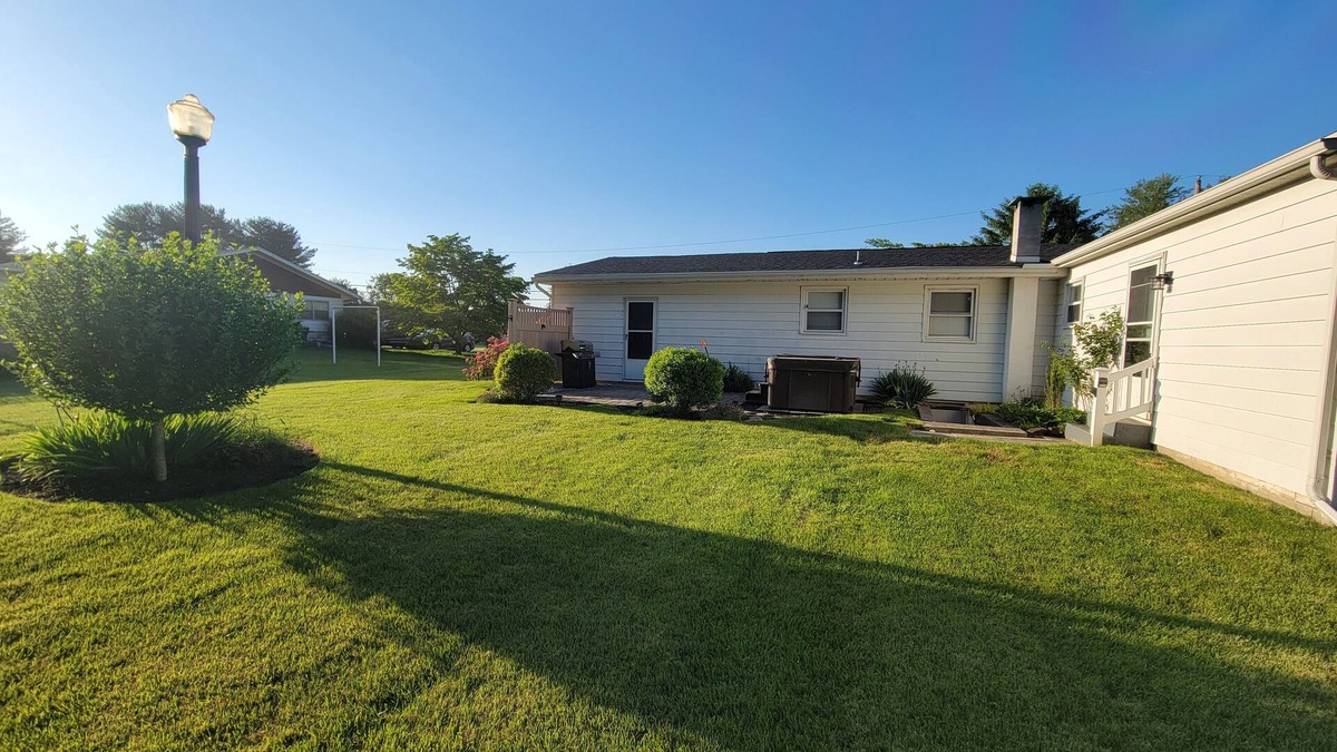 Hummelstown Apartment | Chic 2-bedroom with WiFi and AC in delightful Hummelstown