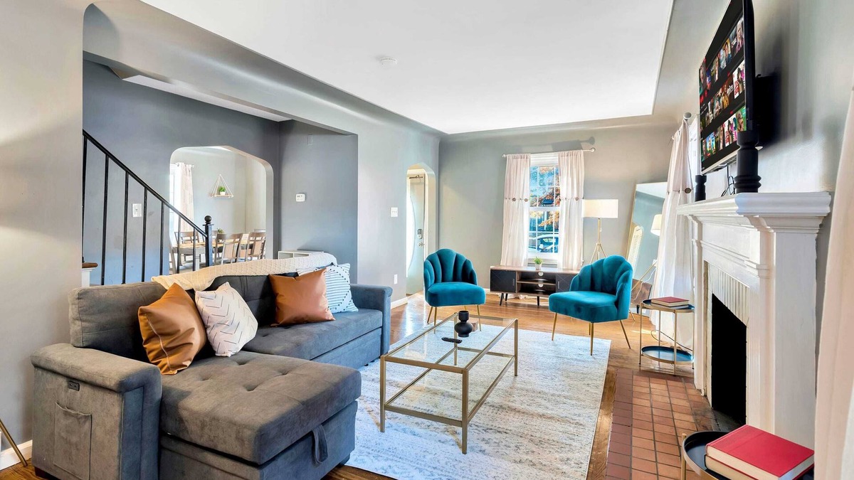 Grosse Pointe House | Chic 2-Story Brick House w/ Office Space