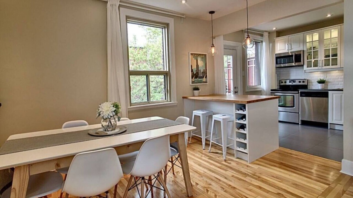 Cote-Des-Neiges—Notre-Dame-De-Grace Apartment | Chic 2BD Condo ★ 10/10 Walkscore ★ Free Parking ★ 2 Blocks from Snowden Metro