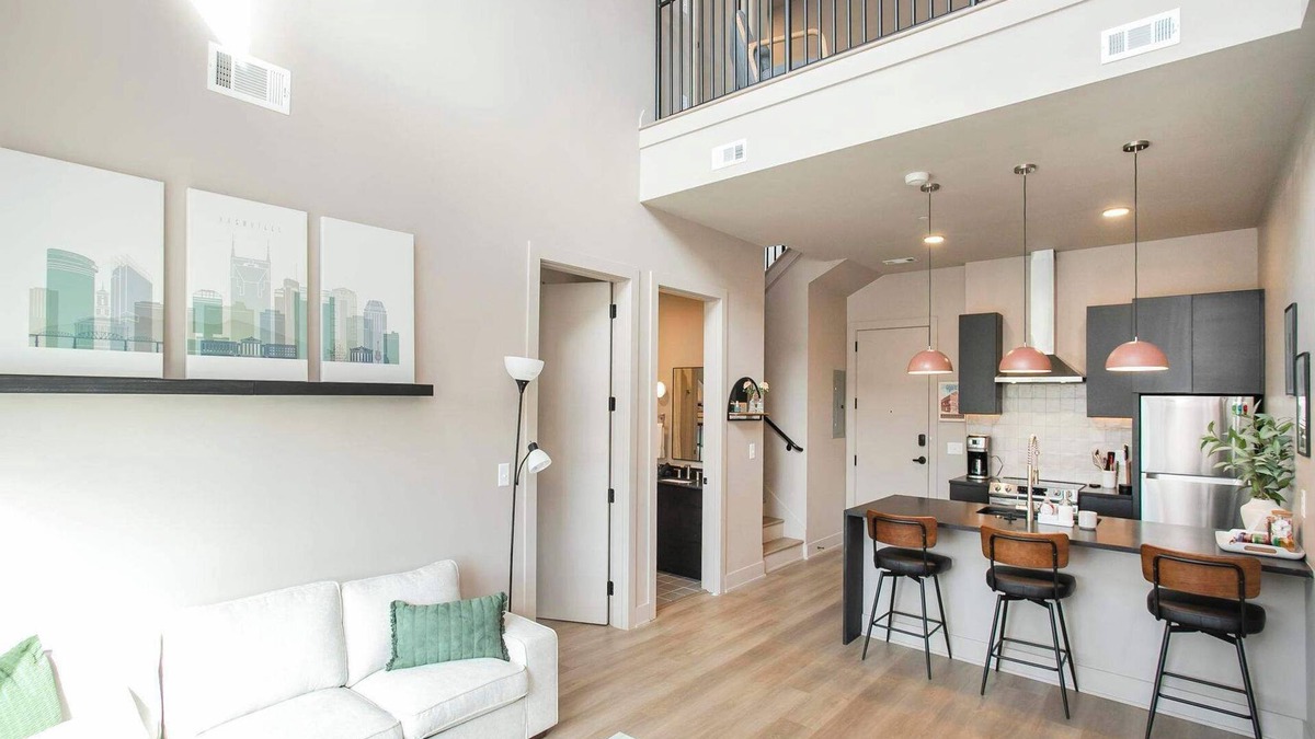 Northern Inglewood Apartment | Chic 2BR Apt with Loft in East Nash Sleeps 6